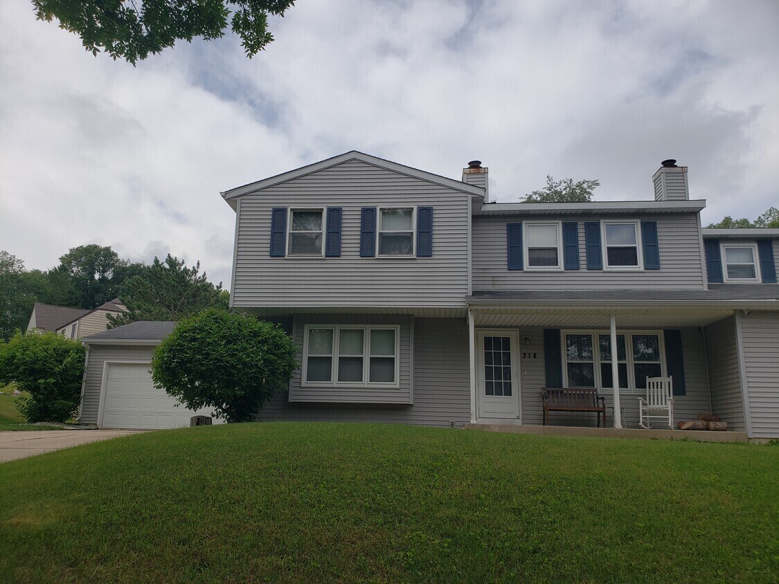 210 South Yellowstone Drive